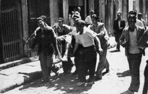 Rebel·lió militar de juliol de 1936. Trasllat d'un ferit.