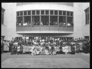 Alumnes de l’Institut de Cultura i Biblioteca Popular de la Dona, 1921. Autoria desconeguda. Fons: Institut de Cultura i Biblioteca Popular de la Dona.