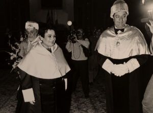 Expedient de l'acte d'investidura de doctor 'Honoris Causa' de Victòria dels Àngels