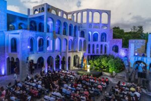 Acte del pregó de la Festa Major d'Esplugues de Llobregat a l'Espai Corberó, 16 de setembre d 2022. Fotògraf Humbert Blanco.