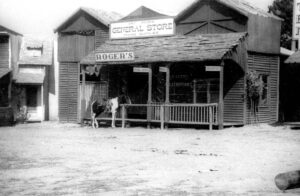 "General Store", un dels edificis decoratius del poblat de l'Oest amercià que tenien els estudis cinematogràfics Balcázar, conegut per Esplugas City.