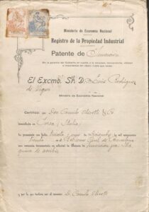 Enregistrement de marques et de brevets. Rapport descriptif d'un brevet d'invention de 20 ans, pour l'Espagne, d'une machine à écrire au profit de l'ingénieur Camilo Olivetti & Co, domicilié à Ivrée (Italie).