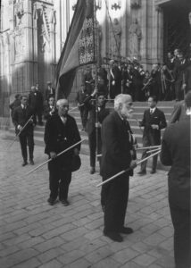 Antoni Gaudí dans la procession du Corpus Christi
