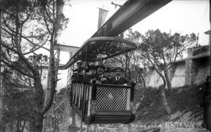 Inauguration du téléphérique du parc d'attractions du Tibidabo. 1915