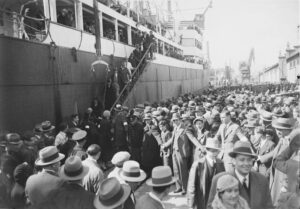 Sondages électoraux allemands sur le bateau à vapeur Halle. 1933