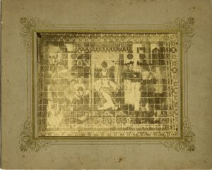 Portrait du panneau de carreaux de céramique émaillée et polychrome trouvé dans la chapelle du Roser de Valls.