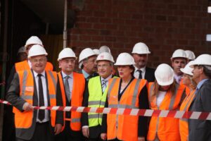 Visite des travaux et signature de la convention avec l'Etat français pour la construction de l'Hôpital de Cerdagne, premier hôpital transfrontalier d'Europe.