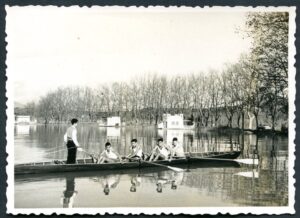 Rameurs de Banyoline sur le lac de Banyoles