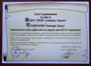 Diplôme de la convention de jumelage entre la commune de Rupit i Pruit (Osona, Catalogne) et la commune de Tournemire (Auvergne, France)